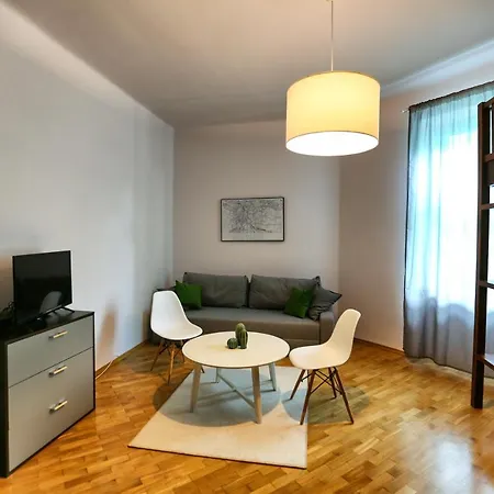 Daire Next To The Main Square Krakow