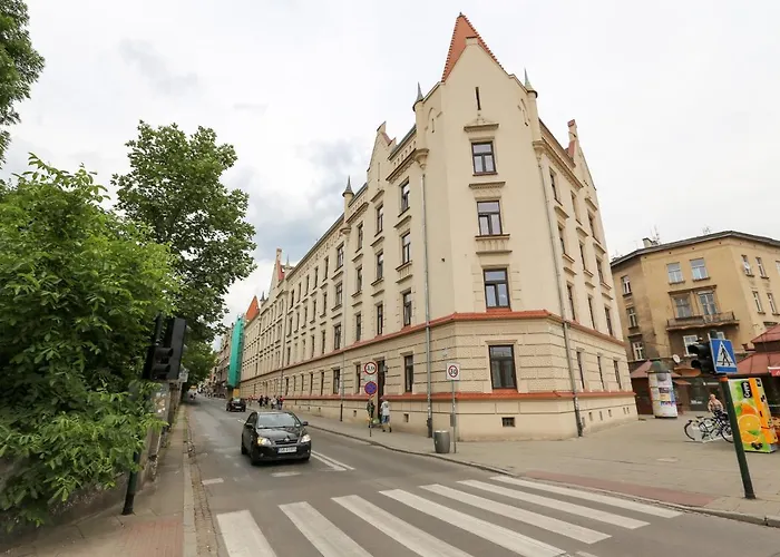 Daire Next To The Main Square